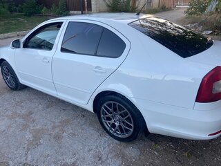 2010 Skoda Octavia II (A5) Рестайлинг, белый, 870000 рублей, вид 3