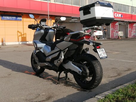 2017 Honda X-ADV, серебристый, 1070000 рублей, вид 3