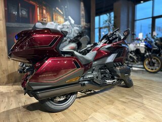 2025 Honda GL 1800 Gold Wing, пурпурный, 4600000 рублей, вид 5