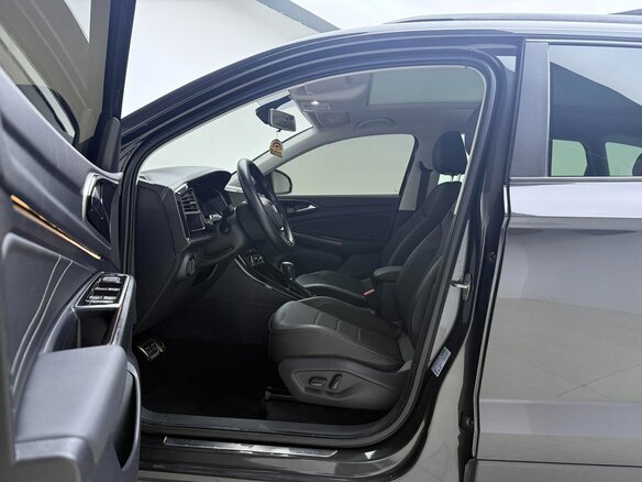2022 Jetta VS7 I Рестайлинг 1, чёрный, 1450000 рублей - вид 4
