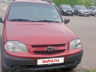 2017 Chevrolet Niva I Рестайлинг, красный, 700000 рублей, вид 2