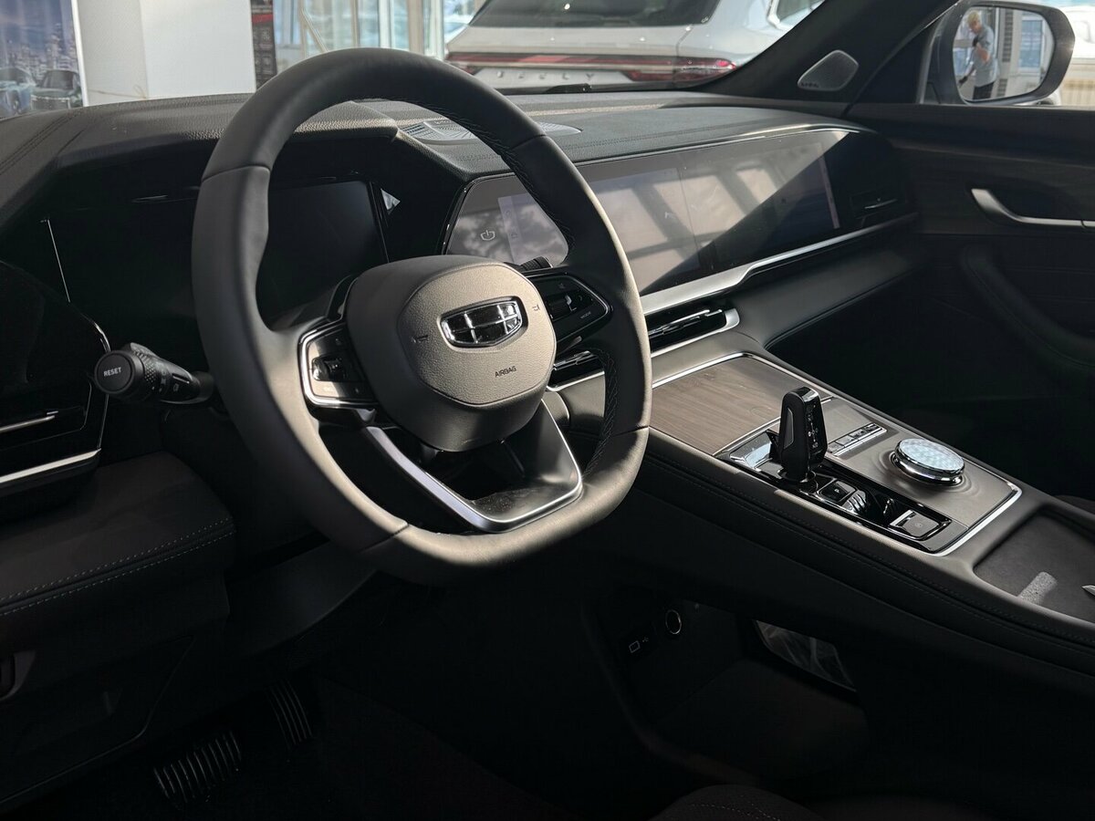 Открыть фотографии: Geely Monjaro I