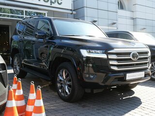 2022 Toyota Land Cruiser 300 Series, чёрный, 9700000 рублей, вид 3