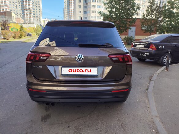 2019 Volkswagen Tiguan II, коричневый, 2150000 рублей - вид 5