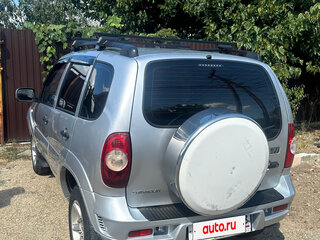 2013 Chevrolet Niva I Рестайлинг, серебристый, 500000 рублей, вид 3