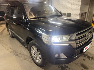 2015 Toyota Land Cruiser 200 Series Рестайлинг 2, чёрный, 7000000 рублей, вид 4