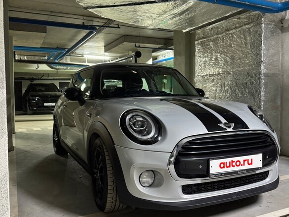 2018 Mini Hatch Cooper III (F55/F56) Рестайлинг, серебристый, 1799000 рублей - вид 2