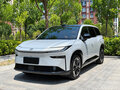 2026 Toyota bZ3X 58.3 kWh, серебристый - вид 1