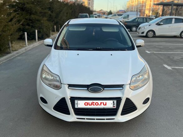 2011 Ford Focus III, белый, 580000 рублей - вид 1