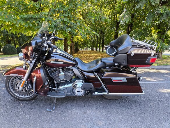 2011 Harley-Davidson Electra Glide, коричневый, 770000 рублей