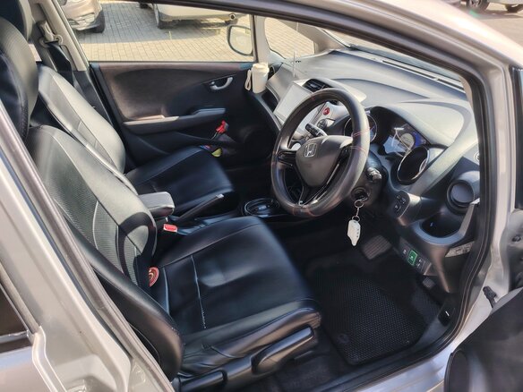 2013 Honda Fit Shuttle I Рестайлинг, серый, 780000 рублей - вид 6
