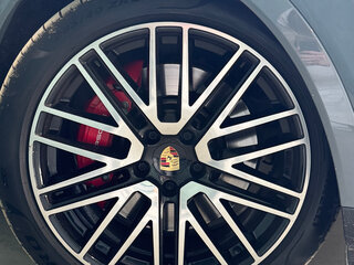 2024 Porsche Cayenne S Coupé III Рестайлинг, серый, 19999000 рублей, вид 3