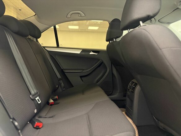 2018 Volkswagen Jetta VI Рестайлинг, белый, 1455000 рублей - вид 17