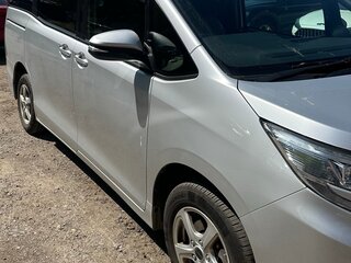 2020 Toyota Noah III (R80) Рестайлинг, серебристый, 2050000 рублей, вид 4