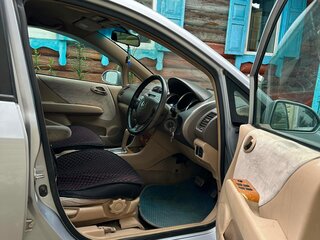 2005 Honda Fit Aria, серый, 360000 рублей, вид 4