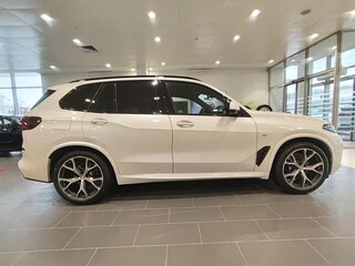 2025 BMW X5 40i IV (G05/G18) Рестайлинг, белый, 16400000 рублей, вид 4