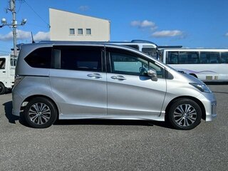 2016 Honda Freed I Рестайлинг 2, серебристый, 929000 рублей, вид 2