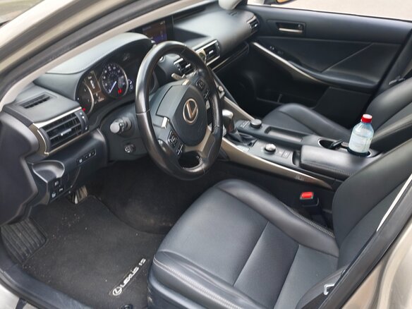 2020 Lexus IS 300 III Рестайлинг, золотистый, 2650000 рублей - вид 5