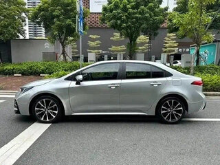 2023 Toyota Levin XII (E210) Рестайлинг, серебристый, 1500007 рублей, вид 4