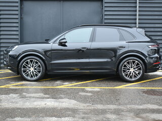 2024 Porsche Cayenne III Рестайлинг, чёрный, 15150000 рублей, вид 4