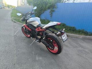 2015 Triumph Street Triple, серебристый, 620000 рублей, вид 4