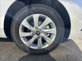 2025 Toyota Aqua II Рестайлинг, белый, 1870000 рублей, вид 5