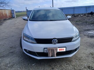 2013 Volkswagen Jetta VI, белый, 900000 рублей, вид 2