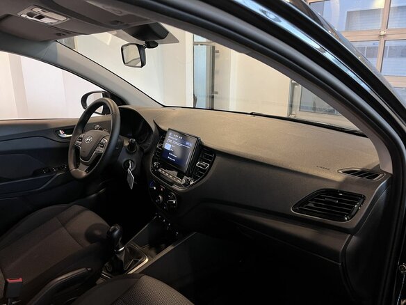 2021 Hyundai Solaris II Рестайлинг, чёрный - вид 11