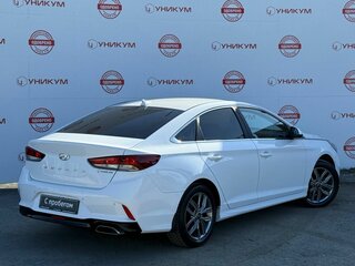 2019 Hyundai Sonata VII (LF) Рестайлинг, белый, 1845000 рублей, вид 5
