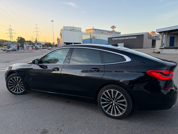 2020 BMW 6 серии Gran Turismo 630i IV (G32) Рестайлинг, чёрный, 3799999 рублей - вид 3