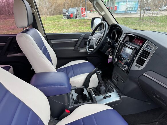 2015 Mitsubishi Pajero IV Рестайлинг 2, серебристый, 2999999 рублей - вид 8