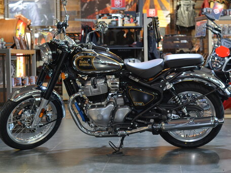 2026 Royal Enfield Classic 650, чёрный, 732000 рублей, вид 4