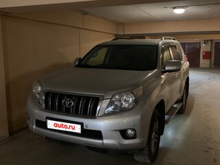 2012 Toyota Land Cruiser Prado 150 Series, серебристый, 3140000 рублей, вид 1