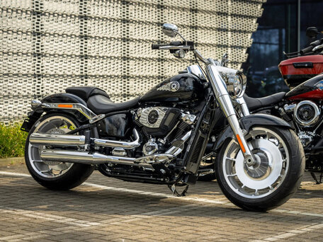 2026 Harley-Davidson Fat Boy, чёрный, 3490000 рублей, вид 1