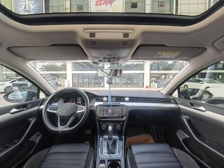 2023 Volkswagen Magotan B8 Рестайлинг, чёрный, 1825000 рублей, вид 5