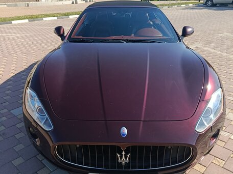 2010 Maserati GranCabrio I, пурпурный, 8000000 рублей, вид 4