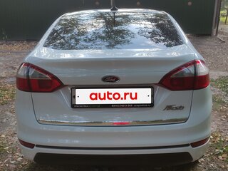 2017 Ford Fiesta Mk6 Рестайлинг, белый, 580000 рублей, вид 5