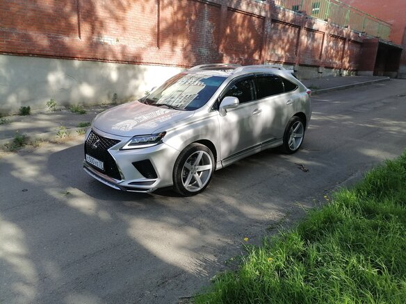 2010 Lexus RX 450h III, серебристый, 2399999 рублей