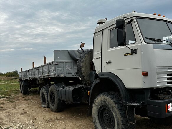 1996 КамАЗ 44108, серебристый, 1300000 рублей - вид 10