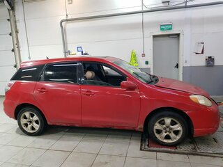 2004 Toyota Matrix I (E130), красный, 580000 рублей, вид 4