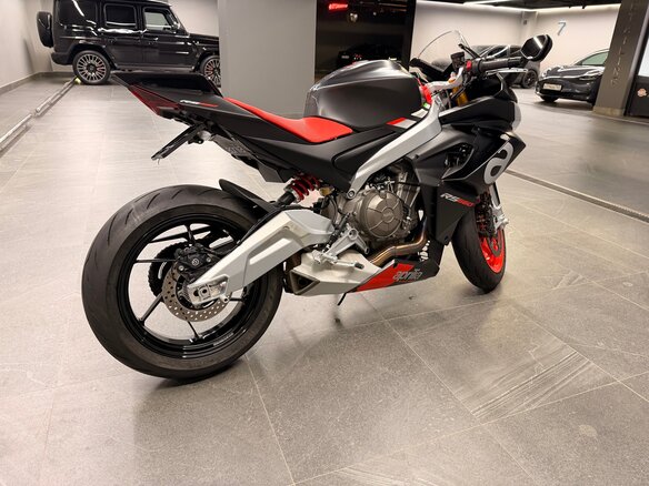2021 Aprilia RS 660, чёрный, 1000000 рублей - вид 4