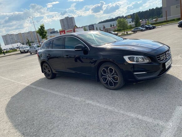2013 Volvo V60 I, чёрный, 990000 рублей - вид 2