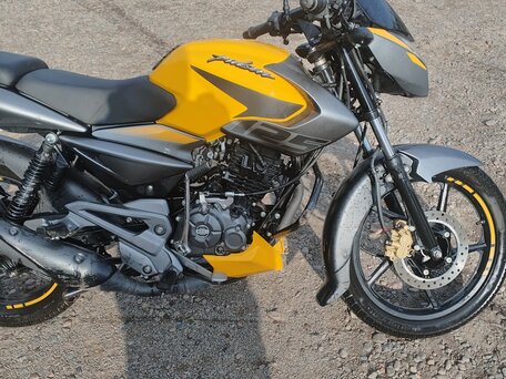 2022 Bajaj Pulsar NS 125, жёлтый, 166000 рублей, вид 5
