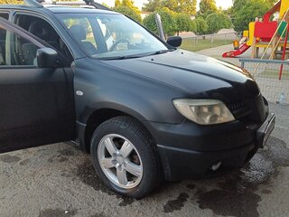 2004 Mitsubishi Outlander I, серебристый, 609000 рублей, вид 1