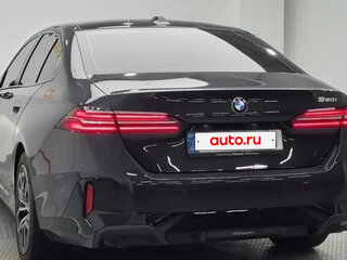 2025 BMW 5 серии 520i VIII (G60/G61/G68), чёрный, 6600777 рублей, вид 3