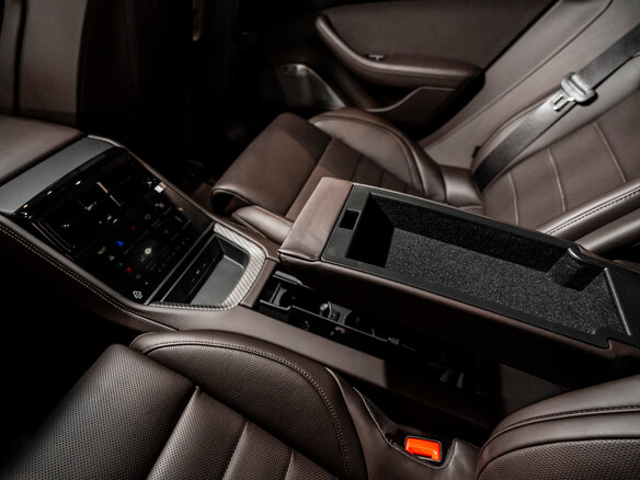 2026 Porsche Panamera Turbo S E-Hybrid III, чёрный, 39990000 рублей - вид 18
