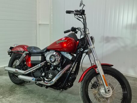 2010 Harley-Davidson Street Bob, красный, 749000 рублей, вид 5