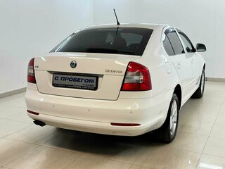 2012 Skoda Octavia II (A5) Рестайлинг, белый, 840000 рублей, вид 4