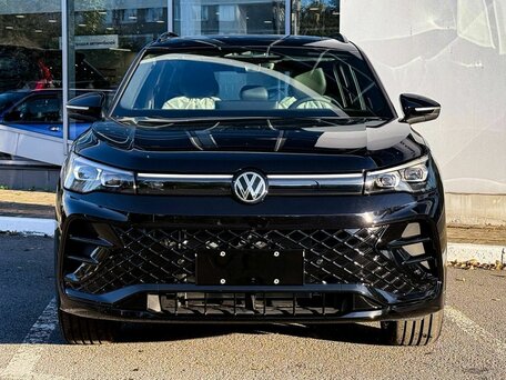 2026 Volkswagen Tiguan L Pro III (China Market), чёрный, 4780000 рублей, вид 3