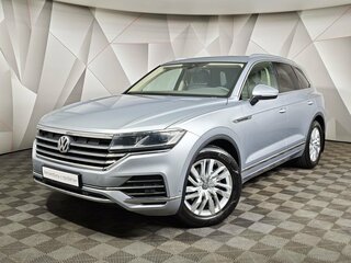 2018 Volkswagen Touareg III, серебристый, 4850000 рублей, вид 1